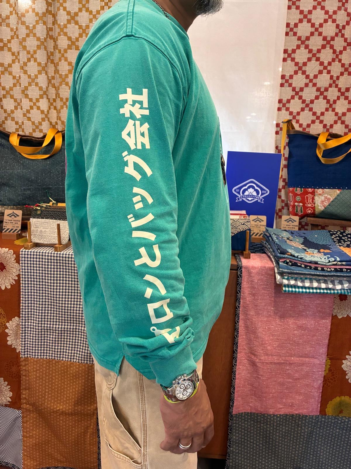 T-shirt: Long Sleeve