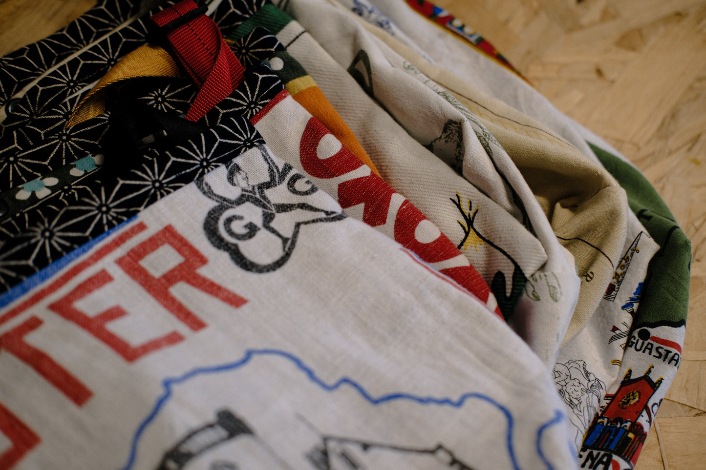 Vintage Tea Towel Bag - Retro Print