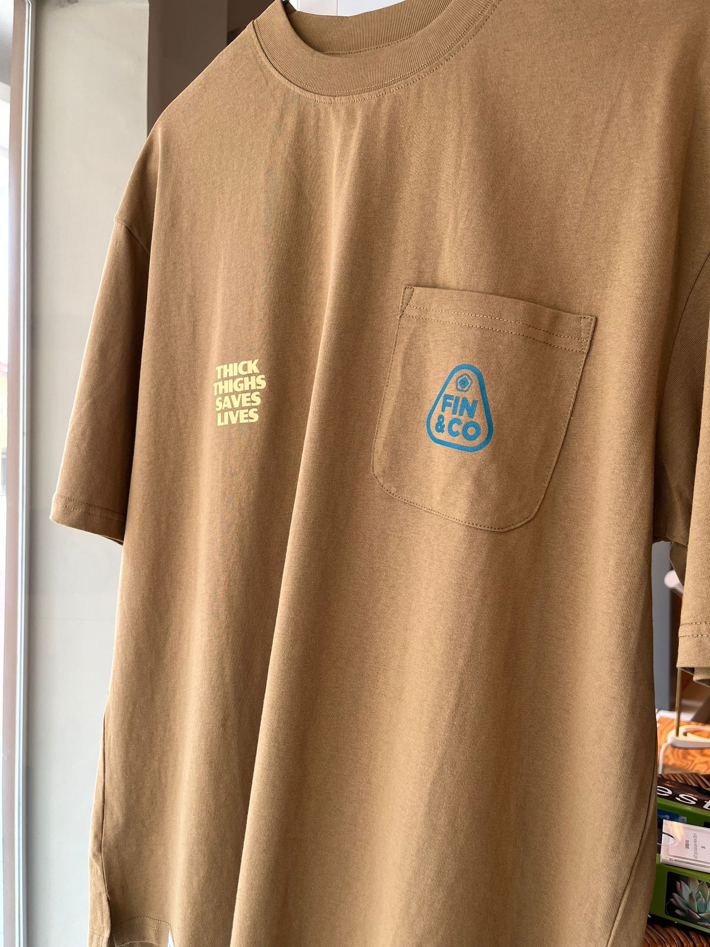 T-shirt: Thick Thighs Saves Lives [Khaki]