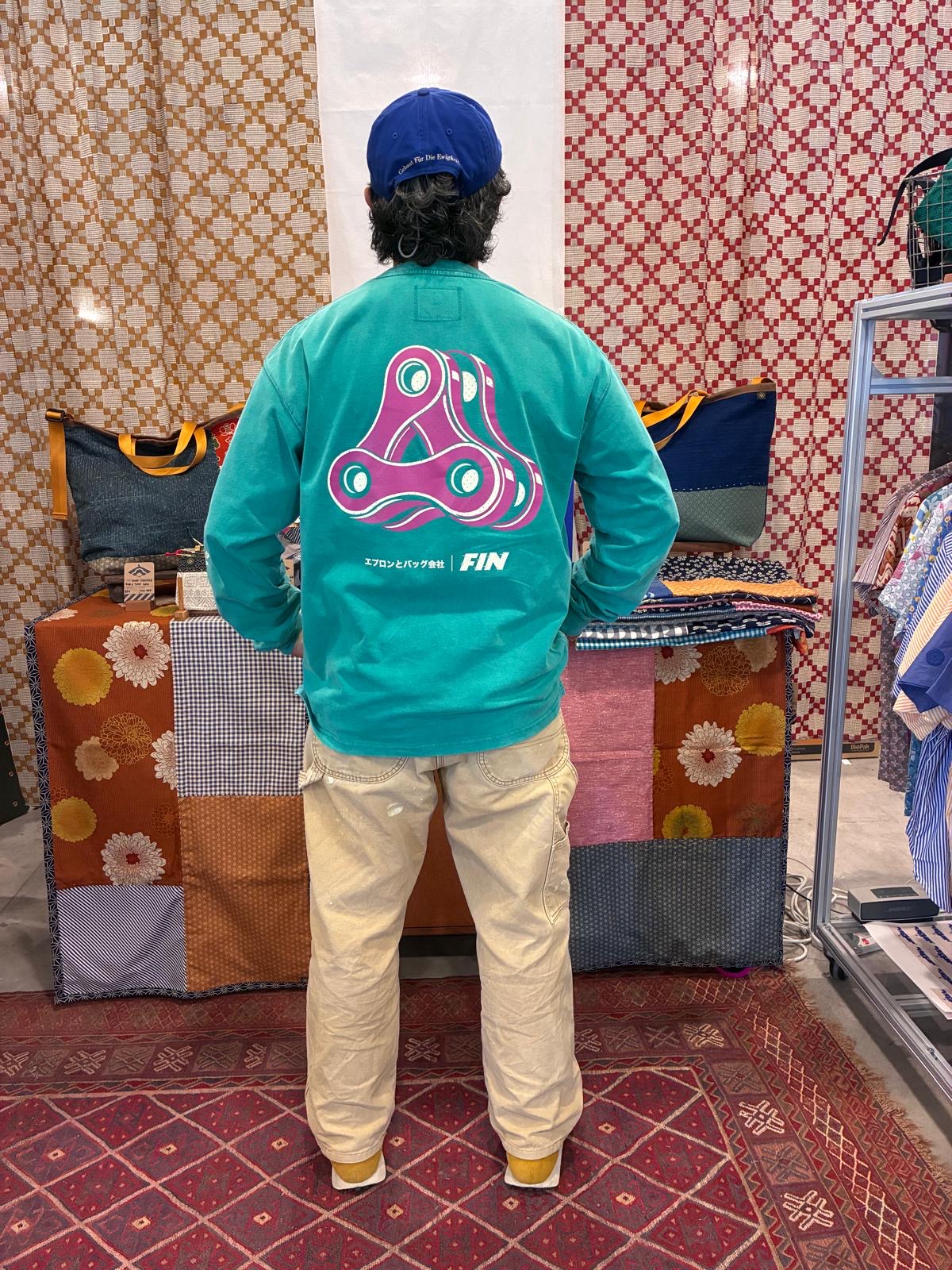 T-shirt: Long Sleeve